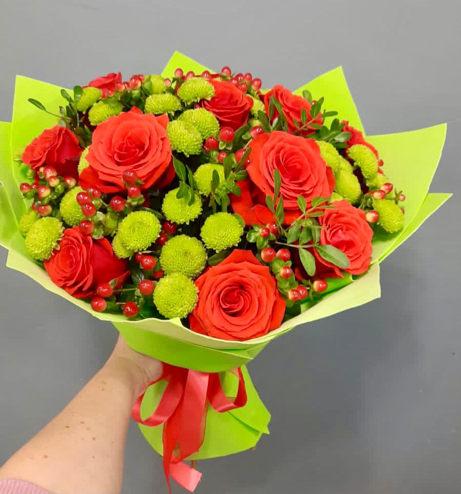 Букет цветов из: Хризантемы и Розы в Красной Яруге