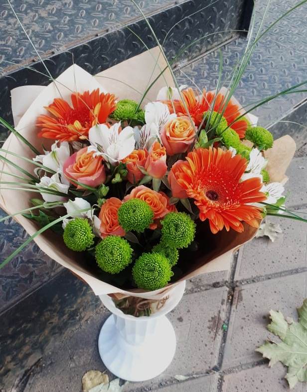 Букет цветов из: Герберы, Хризантемы, Альстромерии и Розы в Красной Яруге