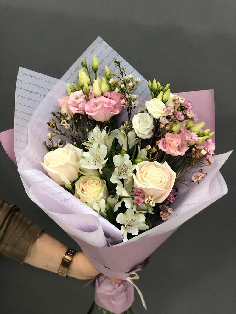 Букет цветов из: Альстромерии, Розы и Лизиантусы в Красной Яруге