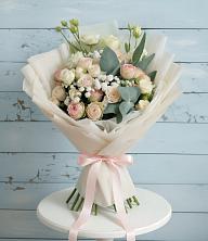 Букет цветов из:  Розы и Лизиантусы в Красной Яруге