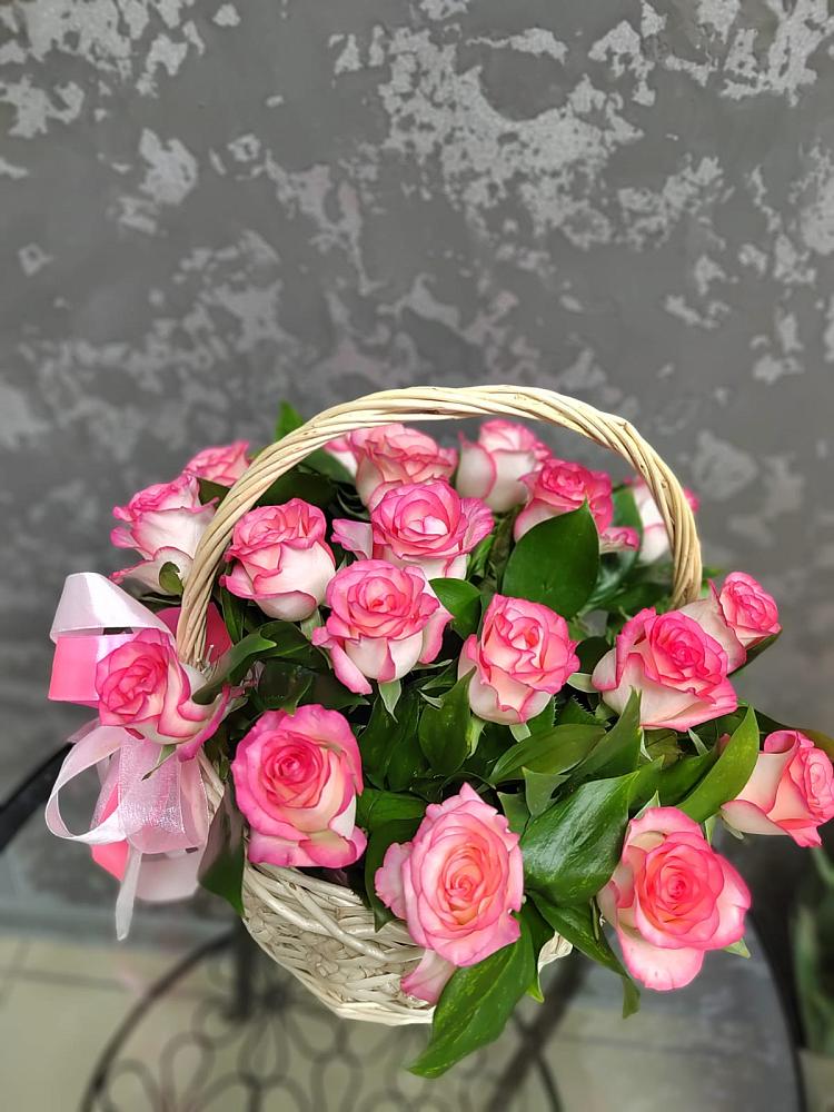 Цветочная композиция из Розы в корзине в Красной Яруге