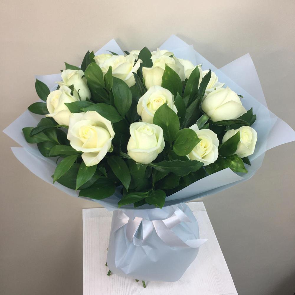 Букет 15 Белых роз Проуд в Красной Яруге