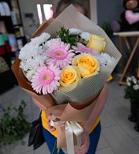 Букет цветов из:  Герберы, Розы и Хризантемы в Красной Яруге