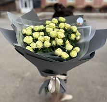 Букет Белые кустовые розы Солинеро в Красной Яруге