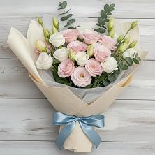 Букет цветов из:  Лизиантусы в Красной Яруге