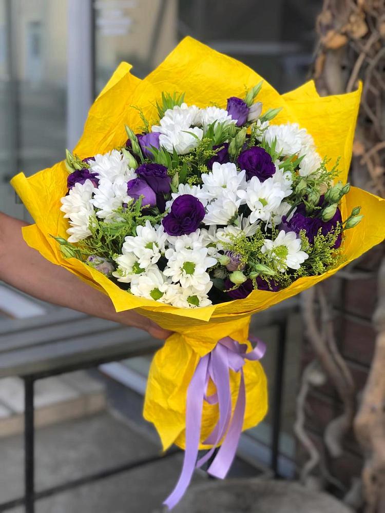 Букет цветов из: Ирисы, Хризантемы и Ромашки в Красной Яруге