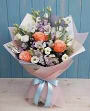 Букет цветов из:  Лизиантусы, Розы, Альстромерии и Гипсофила в Красной Яруге