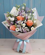 Букет цветов из:  Лизиантусы, Розы, Альстромерии и Гипсофила в Красной Яруге