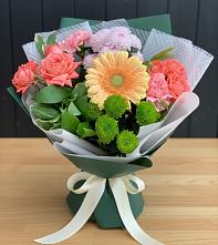 Букет цветов из:  Гвоздики, Розы, Герберы и Хризантемы в Красной Яруге