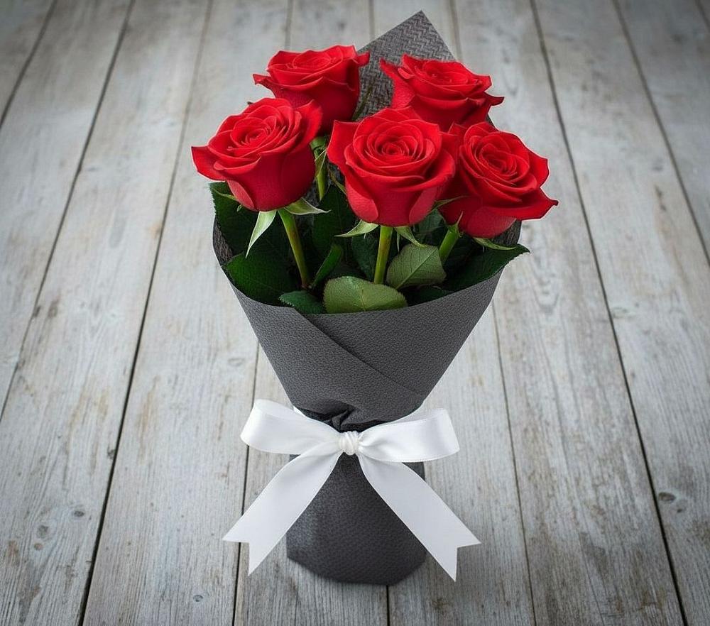Букет 5 Красных роз Эдлесс Лав в Красной Яруге