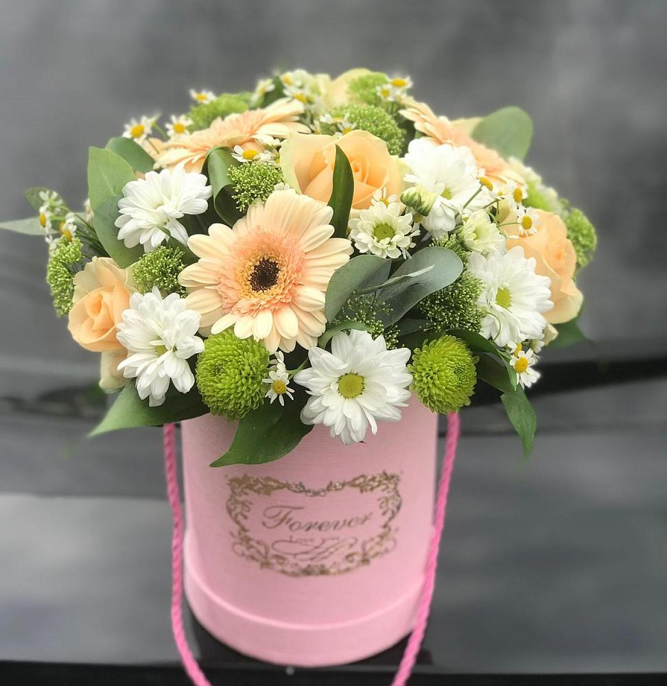 Цветочная композиция из Розы, Герберы и Хризантемы в шляпной коробке в Красной Яруге