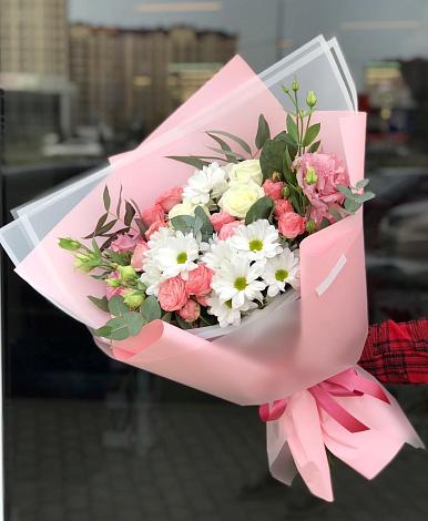 Букет цветов из: Розы, Лизиантусы и Хризантемы в Красной Яруге