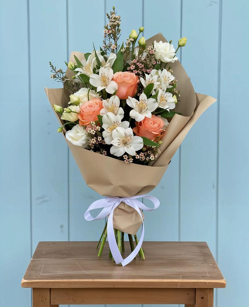 Букет цветов из: Альстромерии, Лизиантусы, Розы и Хризантемы в Красной Яруге